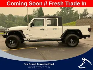 Jeep Gladiator 2022 4x4 Sport 4 puertas Crew Cab 5.0 pies. SB