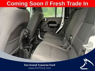 Jeep Gladiator 2022 4x4 Sport 4 puertas Crew Cab 5.0 pies. SB