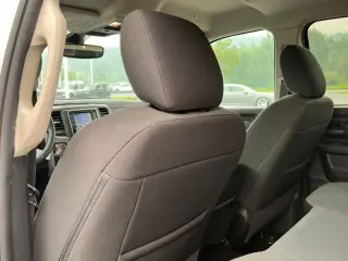 Ram 1500 Classic 2021 4x4 Tradesman Cabina Cuádruple 4 puertas 6.3 pies. Pickup de caja corta