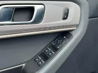 Ford Explorer 2025 AWD Active 4 puertas SUV
