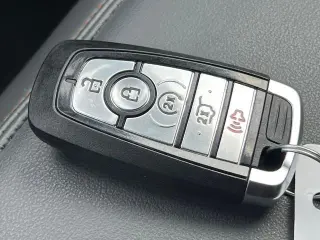 Ford Explorer 2025 AWD Active 4 puertas SUV