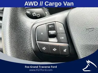 Ford Transit 2023 AWD 250 3 puertas SWB Techo Bajo Furgón de Carga