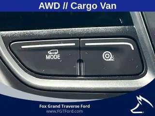 Ford Transit 2023 AWD 250 3 puertas SWB Techo Bajo Furgón de Carga