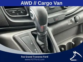 Ford Transit 2023 AWD 250 3 puertas SWB Techo Bajo Furgón de Carga