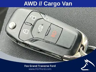 Ford Transit 2023 AWD 250 3 puertas SWB Techo Bajo Furgón de Carga