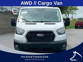 Ford Transit 2023 AWD 250 3 puertas SWB Techo Bajo Furgón de Carga