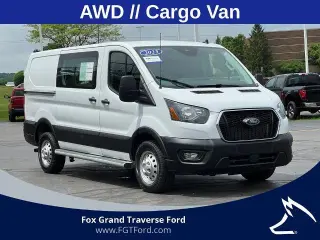 Ford Transit 2023 AWD 250 3 puertas SWB Techo Bajo Furgón de Carga