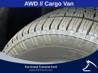 Ford Transit 2023 AWD 250 3 puertas SWB Techo Bajo Furgón de Carga