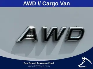 Ford Transit 2023 AWD 250 3 puertas SWB Techo Bajo Furgón de Carga