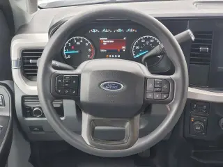 Ford F-250 Super Duty 2024 4x4 XL Cabina Doble 4 puertas 6.8 pies. Pickup