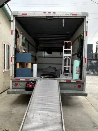 MOVING SERVICE /MUDANZAS NERY