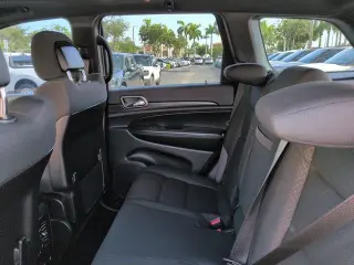 Jeep Grand Cherokee 2019 4x4 Laredo 4 puertas SUV