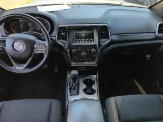 Jeep Grand Cherokee 2019 4x4 Laredo 4 puertas SUV