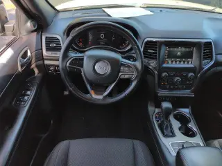 Jeep Grand Cherokee 2019 4x4 Laredo 4 puertas SUV