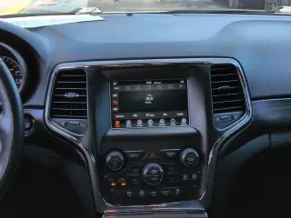 Jeep Grand Cherokee 2019 4x4 Laredo 4 puertas SUV