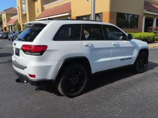Jeep Grand Cherokee 2019 4x4 Laredo 4 puertas SUV