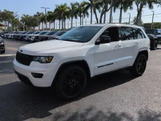 Jeep Grand Cherokee 2019 4x4 Laredo 4 puertas SUV