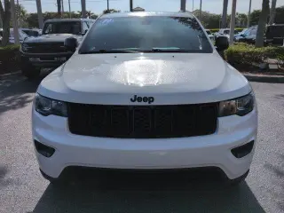 Jeep Grand Cherokee 2019 4x4 Laredo 4 puertas SUV
