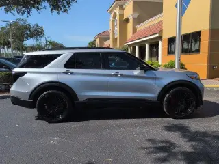 Ford Explorer 2022 AWD ST 4 puertas SUV