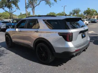 Ford Explorer 2022 AWD ST 4 puertas SUV