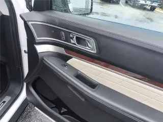 Ford Explorer 2017 AWD Platinum 4dr SUV