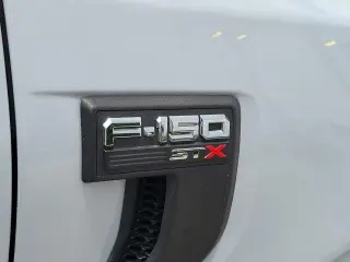 Ford F-150 2022 4x2 XL 4 puertas SuperCrew 5.5 pies SB