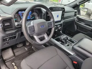 Ford F-150 2023 4x4 XLT 4 puertas SuperCrew 5.5 pies. SB