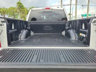 Ford F-150 2023 4x4 XLT 4 puertas SuperCrew 5.5 pies. SB