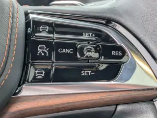 Jeep Grand Cherokee L 2023 4x4 Summit 4 puertas SUV