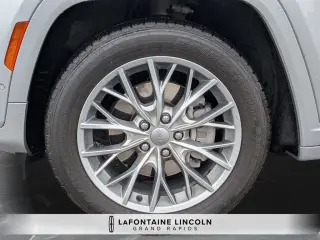 Jeep Grand Cherokee L 2023 4x4 Summit 4 puertas SUV