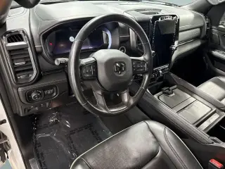 Ram 1500 2023 4x4 Limited 4 puertas Cabina Crew 5.6 pies. Pickup SB