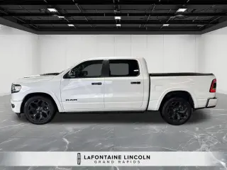 Ram 1500 2023 4x4 Limited 4 puertas Cabina Crew 5.6 pies. Pickup SB