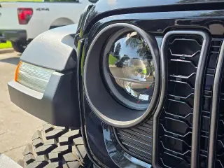 Jeep Gladiator 2024 4x4 Mojave 4 puertas Crew Cab 5.0 pies. SB