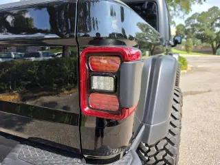 Jeep Gladiator 2024 4x4 Mojave 4 puertas Crew Cab 5.0 pies. SB