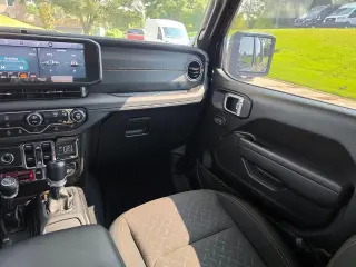 Jeep Gladiator 2024 4x4 Mojave 4 puertas Crew Cab 5.0 pies. SB
