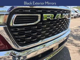 Ram 1500 2025 4x2 Big Horn 4 puertas Quad Cab 1.93 m (6.4 pies) Pickup
