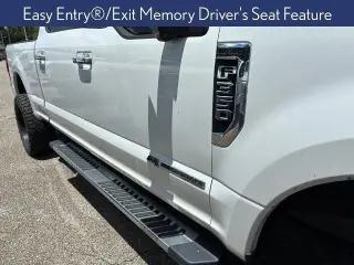 Ford F-350 Super Duty 2017 4x4 Lariat 4dr Crew Cab 6.8 ft. SB SRW Pickup