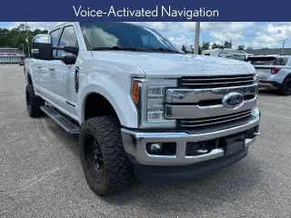 Ford F-350 Super Duty 2017 4x4 Lariat 4dr Crew Cab 6.8 ft. SB SRW Pickup