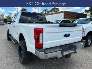 Ford F-350 Super Duty 2017 4x4 Lariat 4dr Crew Cab 6.8 ft. SB SRW Pickup