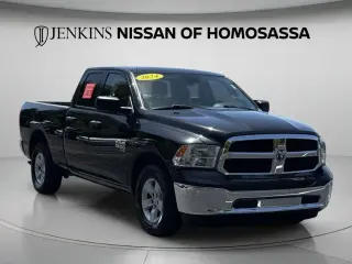 Ram 1500 Classic 2024 4x2 SLT 4 puertas Quad Cab 6.3 pies. Pickup de caja corta