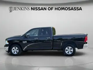 Ram 1500 Classic 2024 4x2 SLT 4 puertas Quad Cab 6.3 pies. Pickup de caja corta