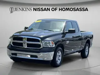 Ram 1500 Classic 2024 4x2 SLT 4 puertas Quad Cab 6.3 pies. Pickup de caja corta