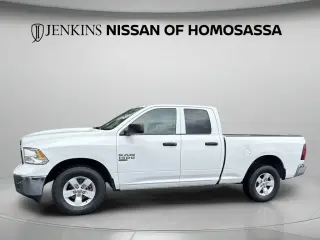 Ram 1500 Classic 2024 4x2 SLT Cabina Cuádruple de 4 puertas con caja de 6.3 pies