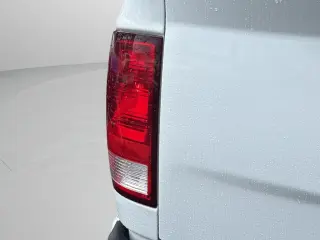 Ram 1500 Classic 2024 4x2 SLT Cabina Cuádruple de 4 puertas con caja de 6.3 pies