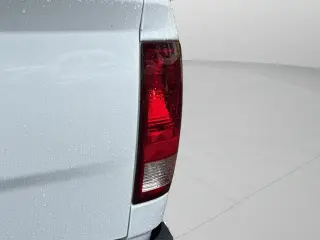 Ram 1500 Classic 2024 4x2 SLT Cabina Cuádruple de 4 puertas con caja de 6.3 pies