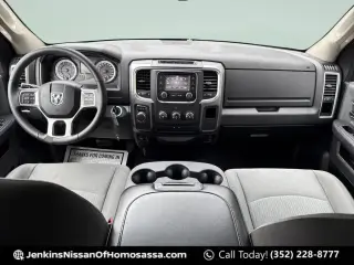 Ram 1500 Classic 2024 4x2 SLT Cabina Cuádruple de 4 puertas con caja de 6.3 pies