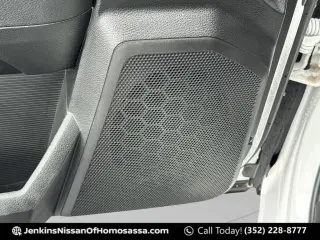 Ram 1500 Classic 2024 4x2 SLT Cabina Cuádruple de 4 puertas con caja de 6.3 pies