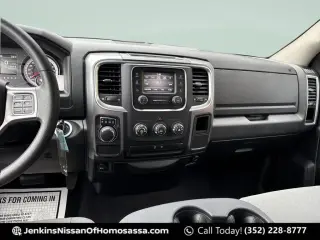Ram 1500 Classic 2024 4x2 SLT Cabina Cuádruple de 4 puertas con caja de 6.3 pies