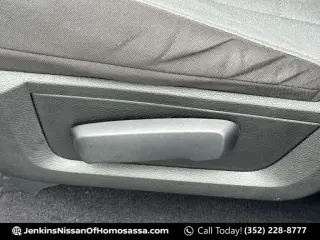 Ram 1500 Classic 2024 4x2 SLT Cabina Cuádruple de 4 puertas con caja de 6.3 pies