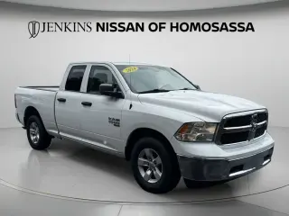 Ram 1500 Classic 2024 4x2 SLT Cabina Cuádruple de 4 puertas con caja de 6.3 pies